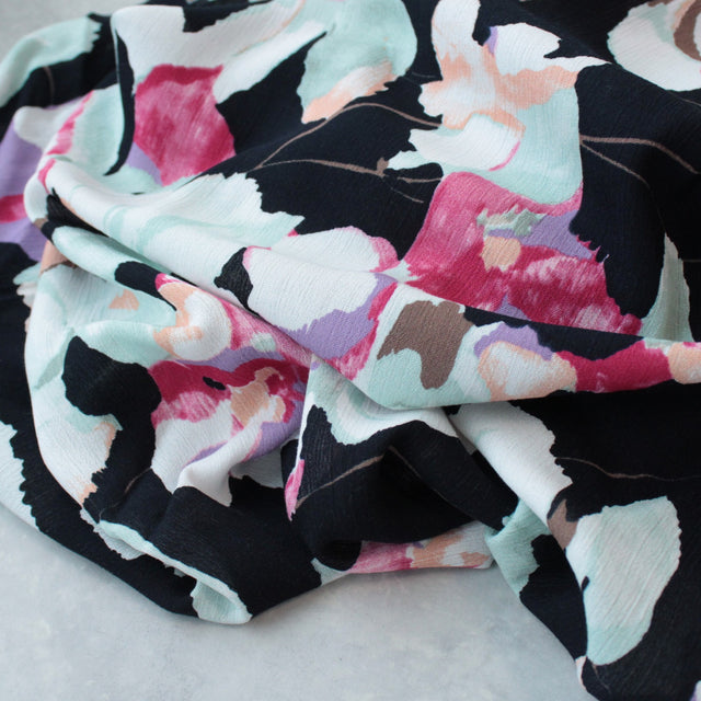 Viscose Borken Crepe - Navy Fleur