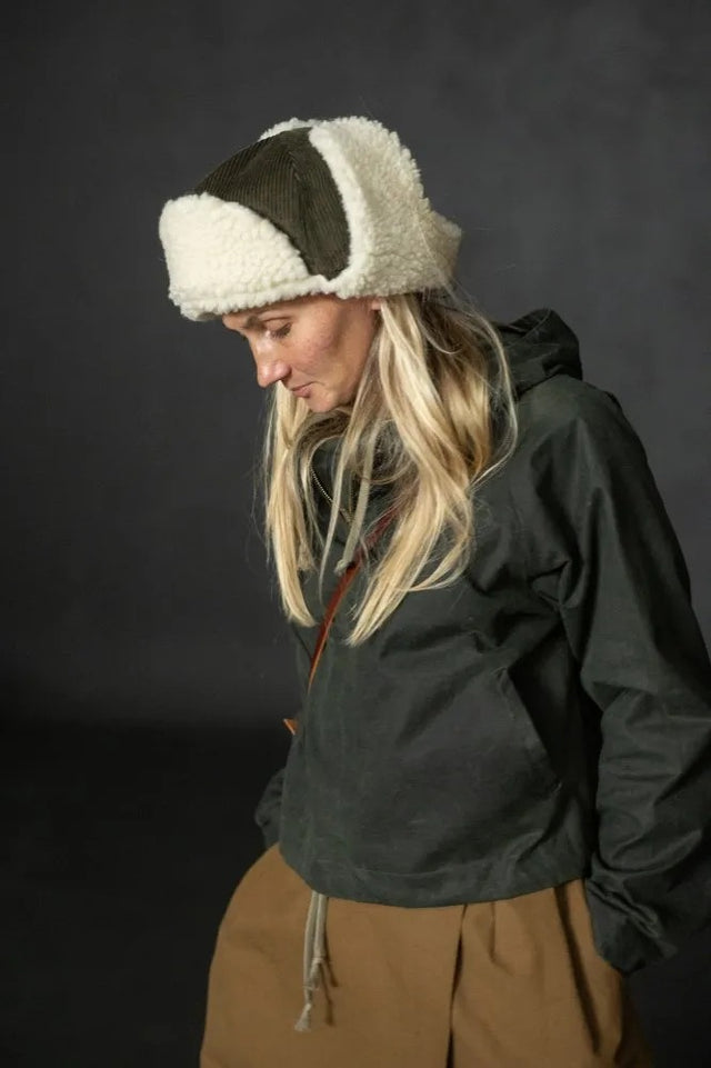 ALBERTA Hat *less than 1m